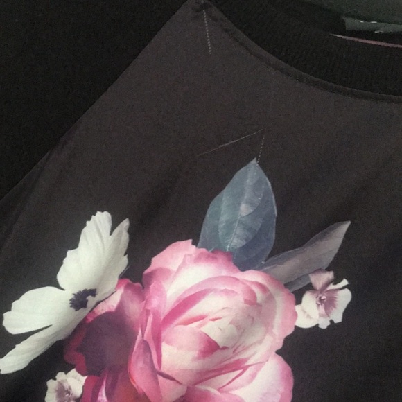 Torrid Black and Pink Floral Sweater with Cozy Knit Fabric size 0X - Picture 4 of 8